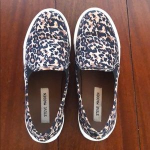 Leopard slip-on sneaker